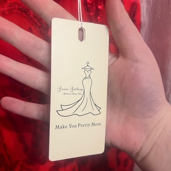 Size 22 Mini dress. Perfect for Holiday Parties or even Homecoming! - Picture 3 of 5